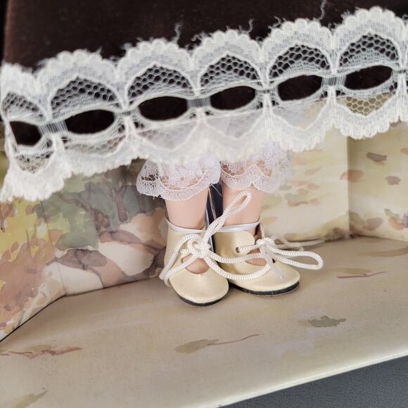 Porcelain Doll Classical Symphony Special Edition 1992 12" Adorable Memories - Picture 6 of 16